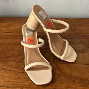 NEW-Dolce Vita Strappy Nude Sandals, Chunky Round Heel, Rubber Sole, Size 9.5…